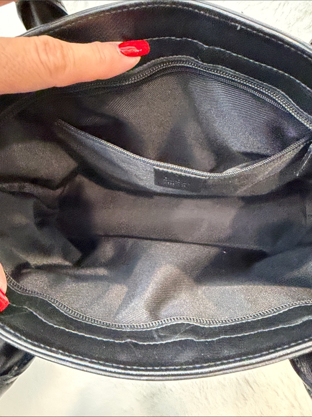 Gucci Black GG Canvas Leather-Trim Tote great condition great size authentic! - Picture 15 of 16